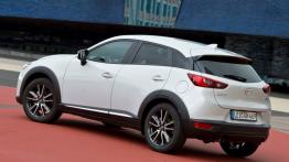 Mazda CX-3 SKYACTIV-G (2015) - widok z tyłu