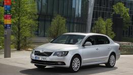 Skoda Superb II Sedan Facelifting 2.0 TDI CR DPF  140KM 103kW od 2013