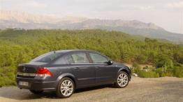 Opel Astra H Sedan 2.0 i 16V Turbo 200KM 147kW 2007-2013