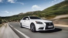 Lexus LS 600h F-Sport (2013) - widok z przodu