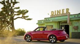 Volkswagen Beetle Cabrio 2013 - widok z tyłu