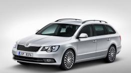 Skoda Superb II Kombi Facelifting (2013) - przód - reflektory włączone