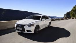 Lexus LS 600h F-Sport (2013) - widok z przodu