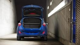 Hyundai Elantra GT 2013 - tył - bagażnik otwarty