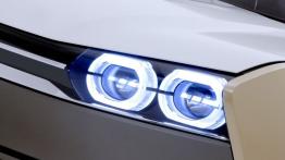 Nissan IDx Freeflow Concept (2013) - lewy przedni reflektor - włączony