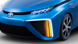 Toyota FCV Concept (2013) - przód - reflektory włączone