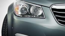 Holden VF Commodore Calais V Concept (2013) - prawy przedni reflektor - wyłączony