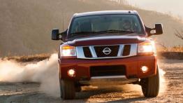 Nissan Titan 2013 - widok z przodu