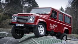 Land Rover Defender Electric Concept (2013) - widok z przodu