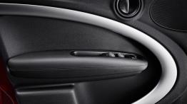 Mini Countryman Facelifting - drzwi kierowcy od wewnątrz