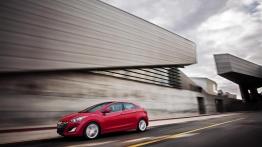 Hyundai Elantra GT 2013 - prawy bok