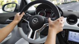 Opel Adam Black Link i White Link (2013) - kierownica