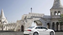 Audi A3 III Limousine (sedan 2013) - prawy bok