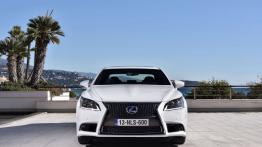 Lexus LS 600h F-Sport (2013) - widok z przodu