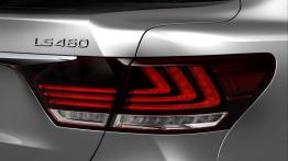 Lexus LS 460 (2013) - prawy tylny reflektor - włączony