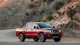 Nissan Titan 2013 - prawy bok