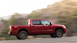 Nissan Titan 2013 - prawy bok