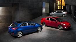 Hyundai Elantra GT 2013 - prawy bok