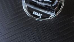 Aston Martin Vanquish Centenary Edition (2013) - przycisk do uruchamiania silnika