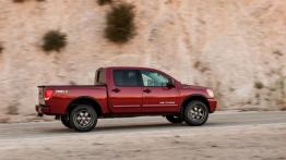 Nissan Titan 2013 - prawy bok
