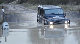 Land Rover Defender Electric Concept (2013) - widok z przodu