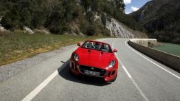 Jaguar F-Type V8S Salsa Red - widok z przodu