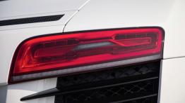 Audi R8 V8 Coupe Facelifting (2013) - prawy tylny reflektor - wyłączony
