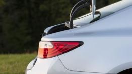 Lexus ES350 - tył - bagażnik otwarty
