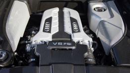 Audi R8 V8 Coupe Facelifting (2013) - silnik z tyłu