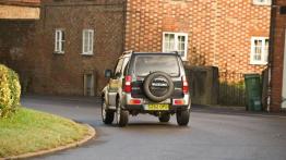 Suzuki Jimny Facelifting (2013) - widok z tyłu
