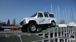 Land Rover Defender Electric Concept (2013) - lewy bok