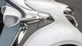 Smart FourJoy Concept (2013) - gniazdo ładowania