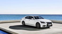 Lexus LS 600h F-Sport (2013) - prawy bok