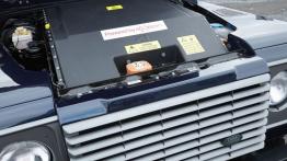 Land Rover Defender Electric Concept (2013) - maska otwarta