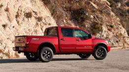 Nissan Titan 2013 - widok z tyłu