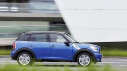Mini Cooper Countryman ALL4 (2013) - prawy bok