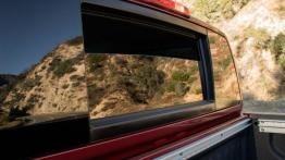 Nissan Titan 2013 - szyba tylna