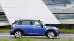 Mini Cooper Countryman ALL4 (2013) - prawy bok