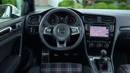 Volkswagen Golf VII GTI Hatchback 5d (2013) - kokpit