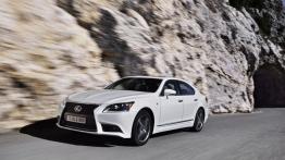 Lexus LS 600h F-Sport (2013) - lewy bok