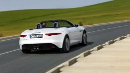 Jaguar F-Type V6 Polaris White (2013) - widok z tyłu