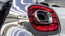 Smart FourJoy Concept (2013) - lewy tylny reflektor - włączony