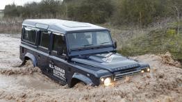 Land Rover Defender Electric Concept (2013) - widok z przodu