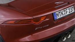 Jaguar F-Type V6S Italian Racing Red - lewy tylny reflektor - wyłączony