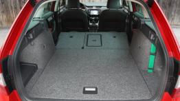 Skoda Octavia III Kombi TSI (2013) - tylna kanapa złożona, widok z bagażnika