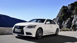 Lexus LS 600h F-Sport (2013) - lewy bok