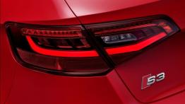 Audi S3 III Sportback (2013) - lewy tylny reflektor - włączony