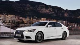Lexus LS 600h F-Sport (2013) - lewy bok