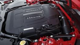Jaguar F-Type V8S Salsa Red - maska otwarta