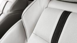 Holden VF Commodore Calais V Concept (2013) - fotel pasażera, widok z przodu